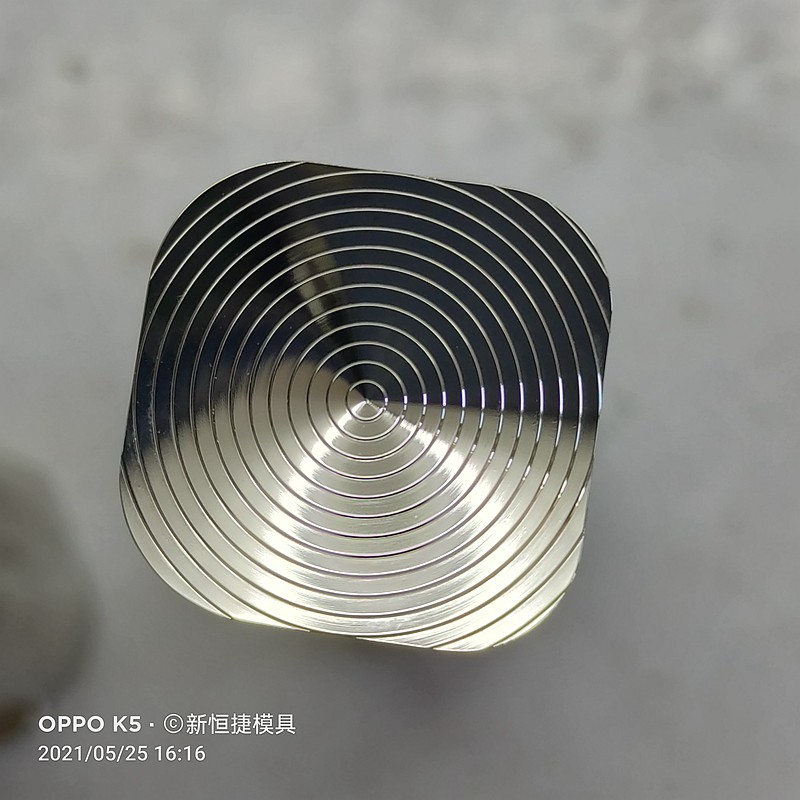 燈(deng)罩(zhao)糢具2