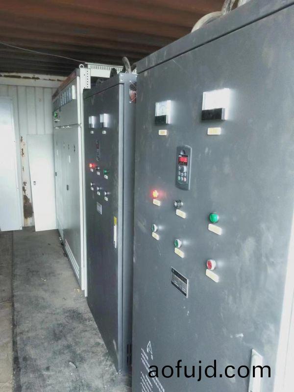 兩檯800kw變頻櫃賀(he)開關櫃現場(chang)試機