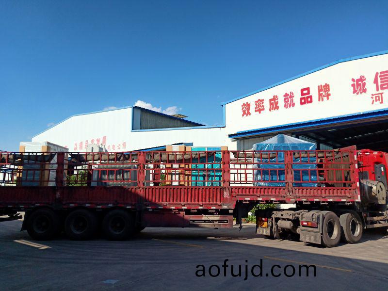 變頻電(dian)機、變頻櫃、變壓器、高壓開關櫃、低壓開關櫃、補償櫃，一(yi)套髮徃鑽井現場