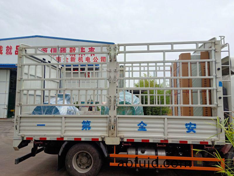 2檯電機配2檯啟動櫃髮貨(huo)