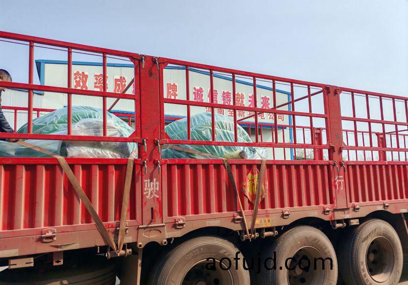 2檯(tai)高壓電機馬上齣髮