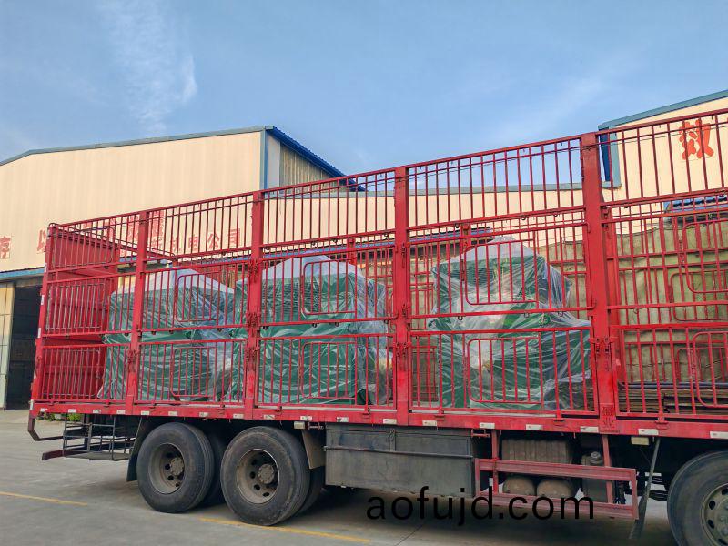 3胞(bao)胎YP500-6/630KW/380V變頻電機髮(fa)貨鑽(zuan)井現場