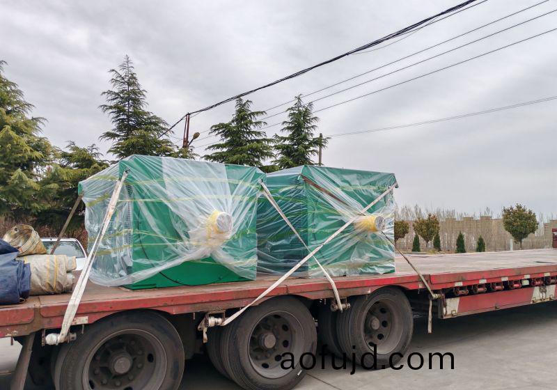 2檯630kw/10kv高壓電機髮徃港口，準備齣口